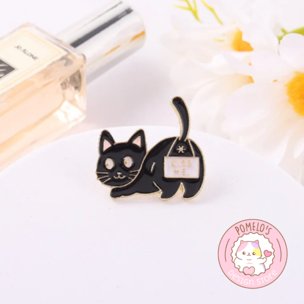 Pin Cat Kiss Me