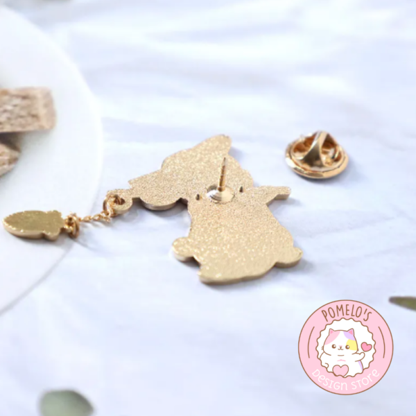 Pin Conejito con Zanahoria Atrás