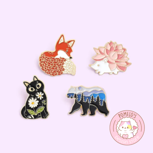 Pin Gato Negro con Flores