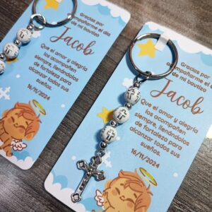 Llaveros religiosos con piedras y dijes + tarjeta personalizada