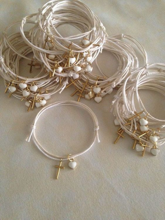 Pulseras artesanales con tarjeta personalizada