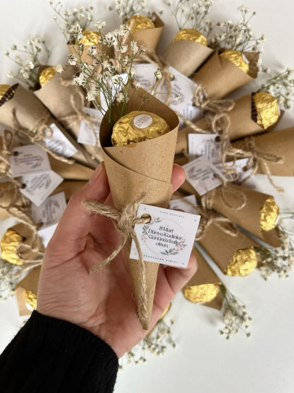Chocolate Ferrero con empaque personalizado